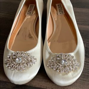 EUC Badgley Mischka Abella Gold Flats _ Size 8.5